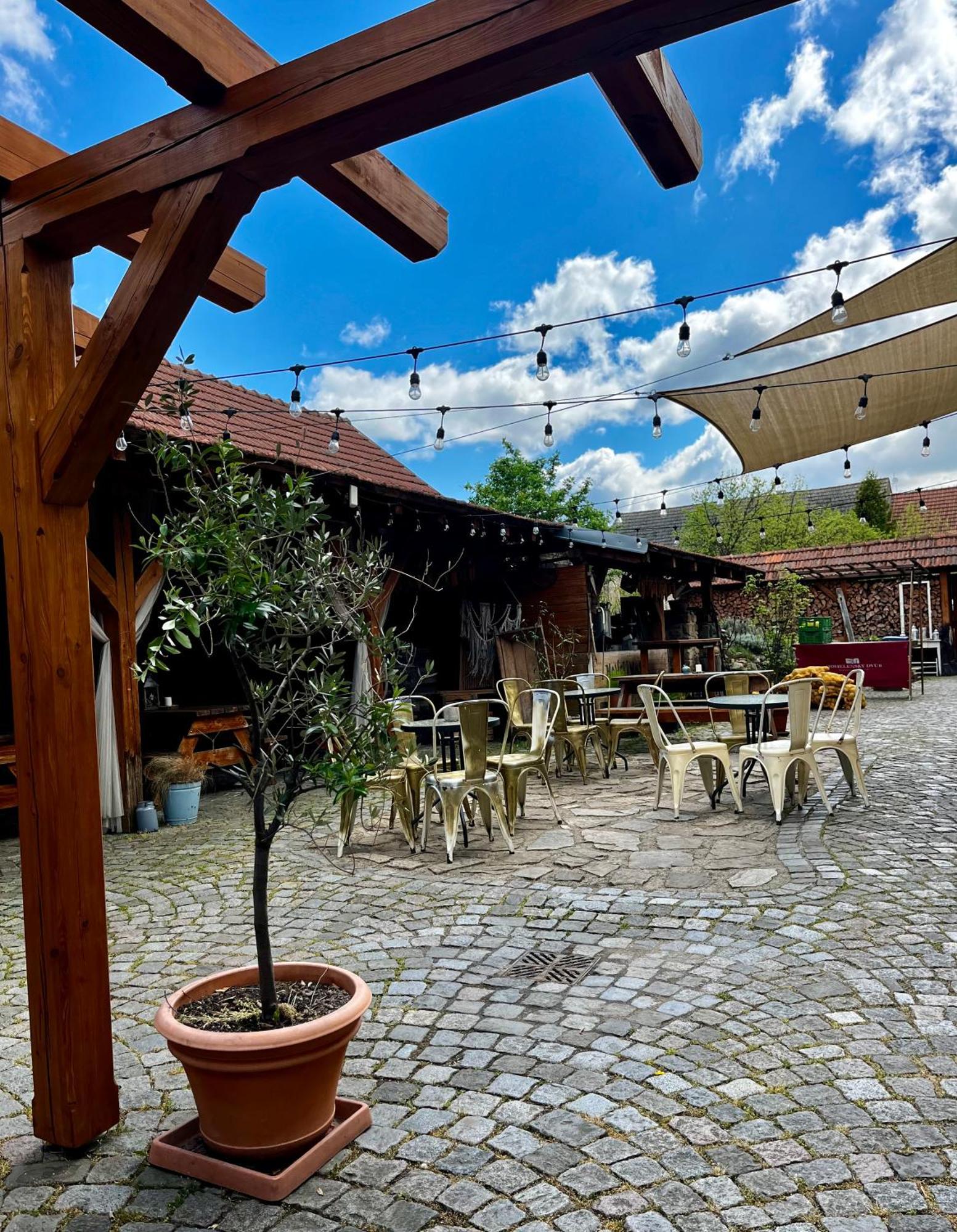 Mohelensky Dvur Appartement Mohelno Buitenkant foto