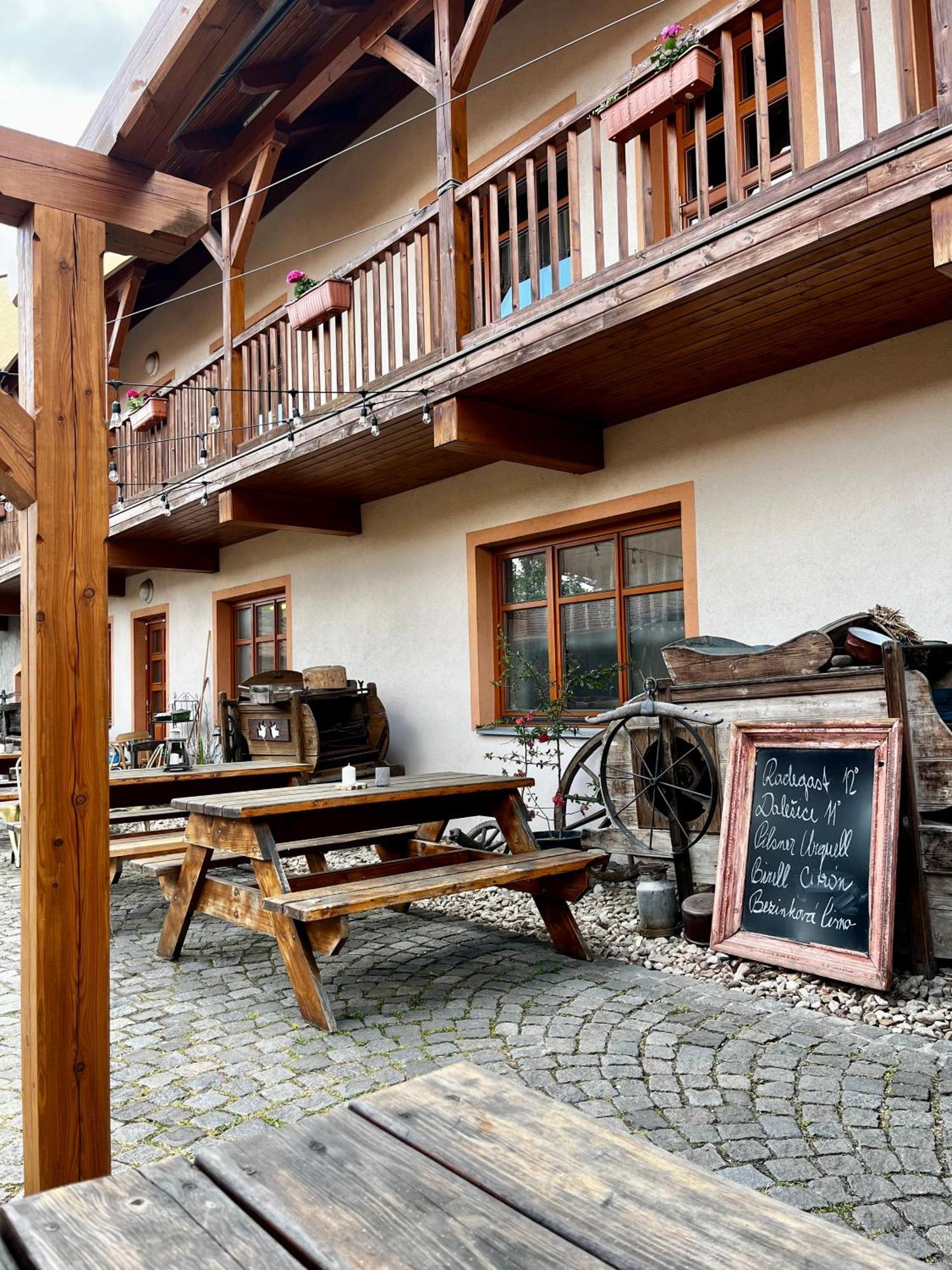 Mohelensky Dvur Appartement Mohelno Buitenkant foto